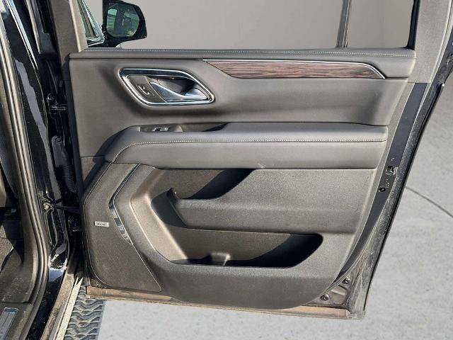Used 2022 Chevrolet Suburban Z71 w/ Z71 Off-Road Package AWD/4WD image 24