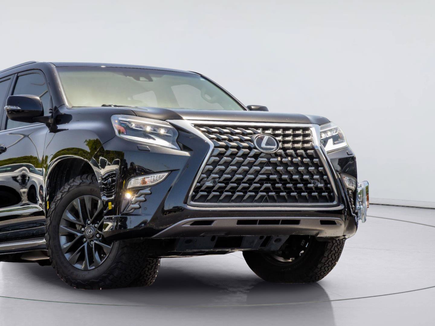 Used 2023 Lexus GX 460 Premium w/ Premium Package AWD/4WD image 3