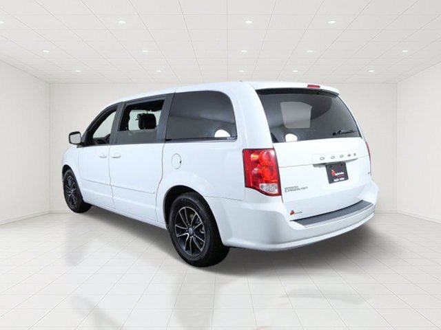 Used 2017 Dodge Grand Caravan GT FWD image 3