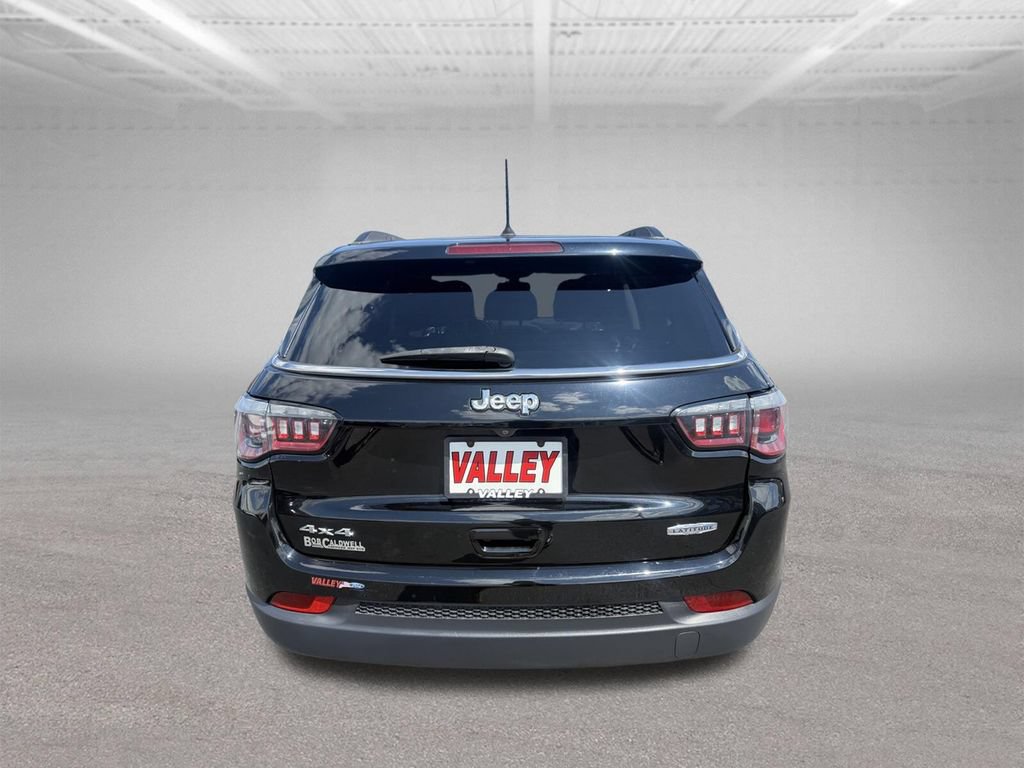 Used 2018 Jeep Compass Latitude AWD/4WD image 6