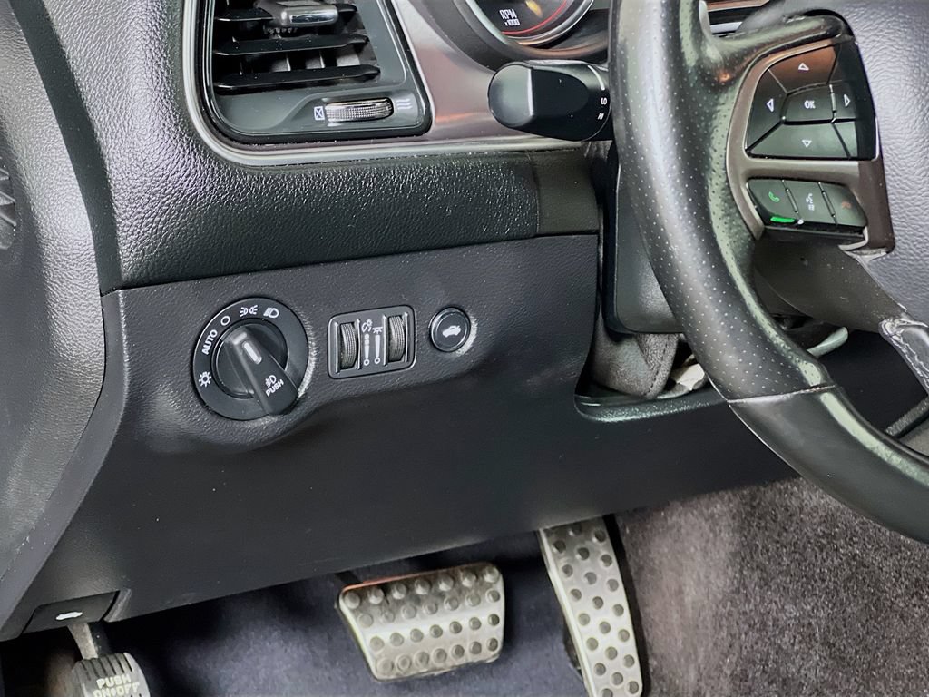 Used 2019 Dodge Challenger R/T RWD image 35