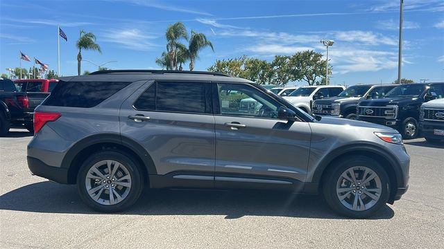 Certified 2023 Ford Explorer XLT w/ Equipment Group 202A AWD/4WD image 2