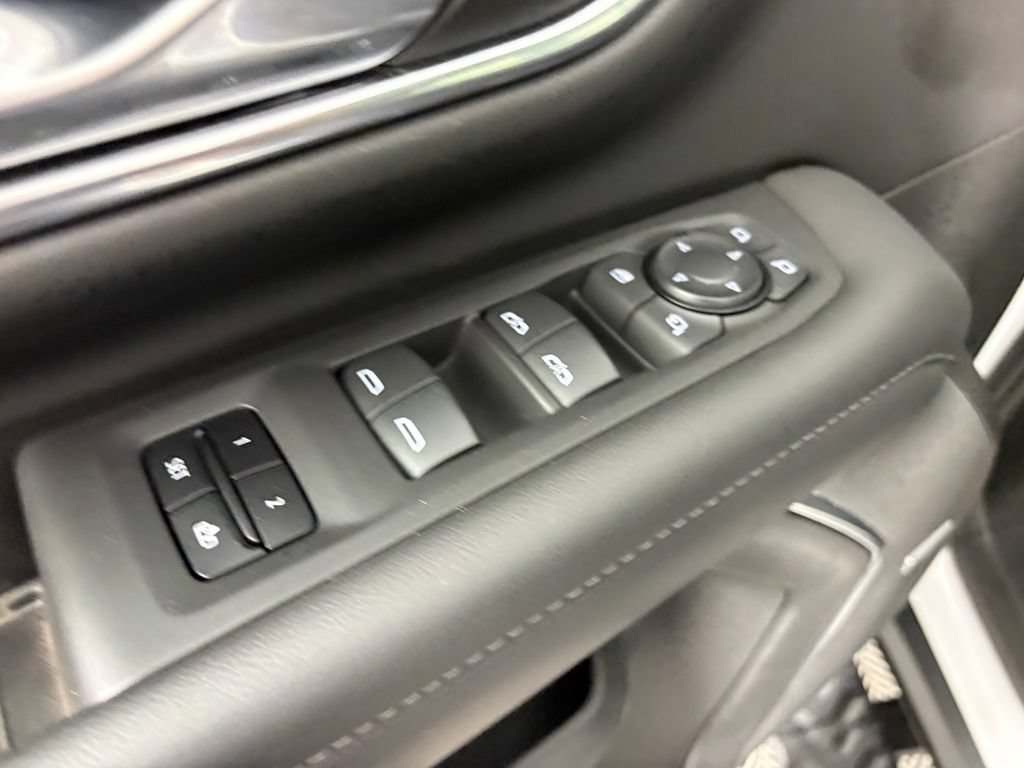 Used 2023 Chevrolet Tahoe Z71 w/ Luxury Package AWD/4WD image 13
