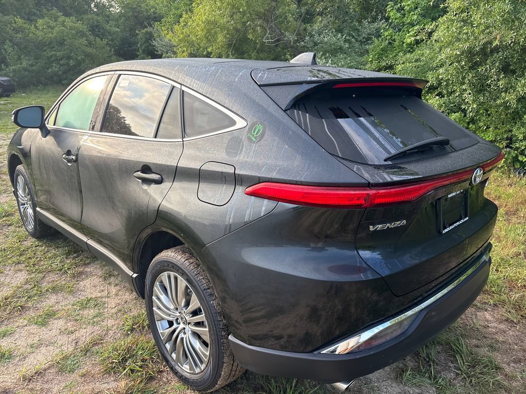 Used 2023 Toyota Venza Limited AWD/4WD image 12