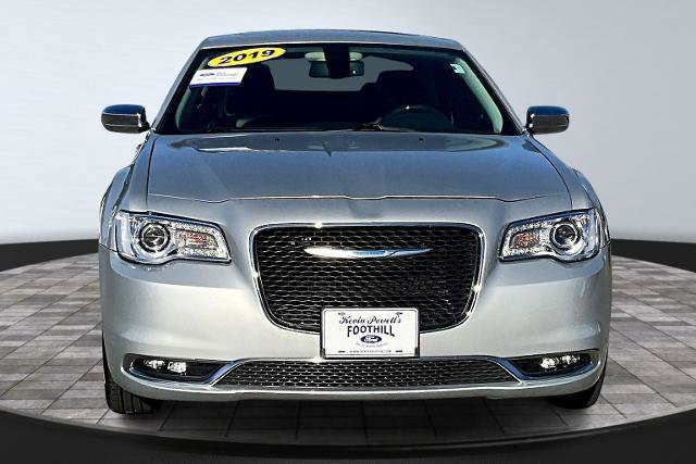 Used 2019 Chrysler 300 Limited image 9