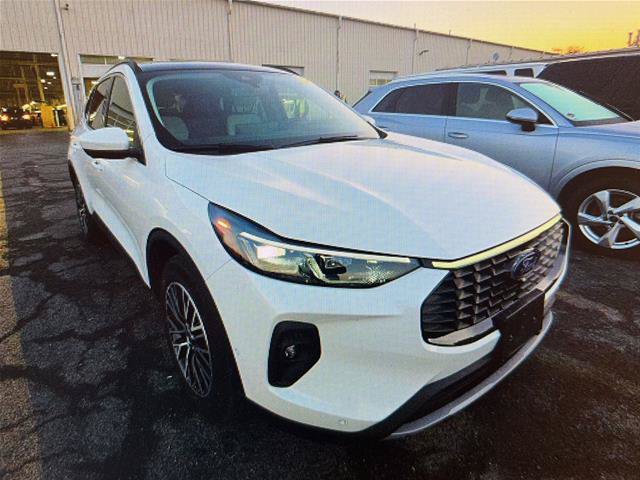 Certified 2023 Ford Escape SE w/ PHEV Premium Package FWD image 5