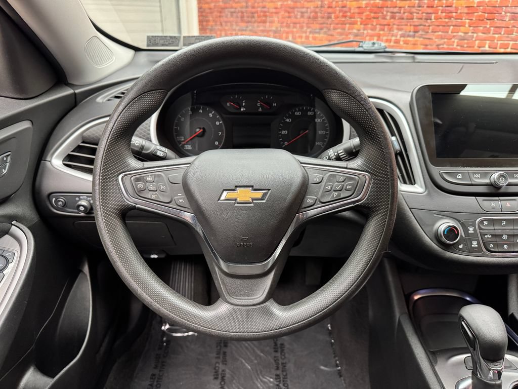 Used 2025 Chevrolet Malibu LT FWD image 13