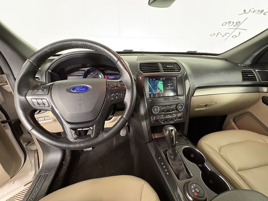 Certified 2019 Ford Explorer XLT w/ Equipment Group 202A AWD/4WD image 8