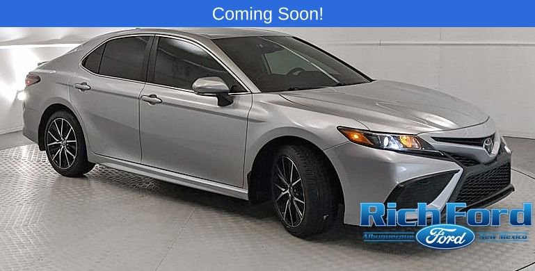 Used 2024 Toyota Camry SE image 1