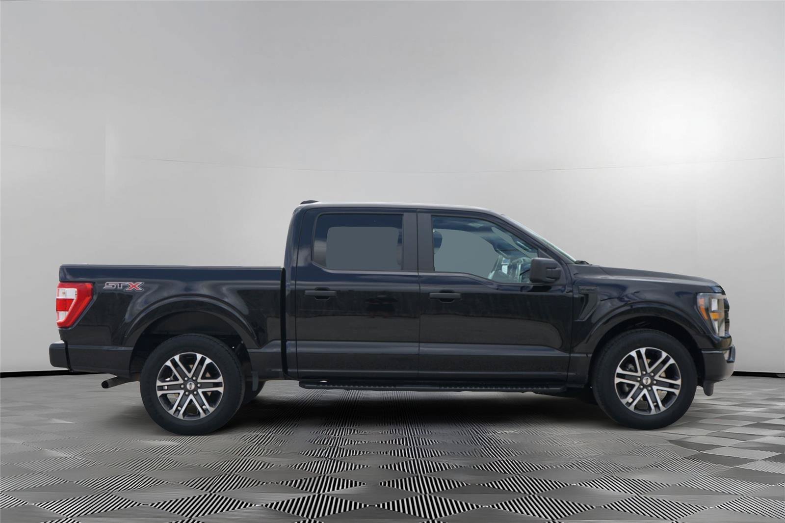 Certified 2023 Ford F150 XL RWD image 4