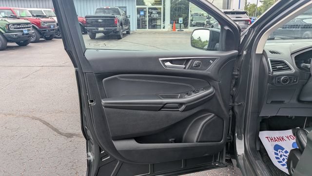 Certified 2023 Ford Edge Titanium AWD/4WD image 17