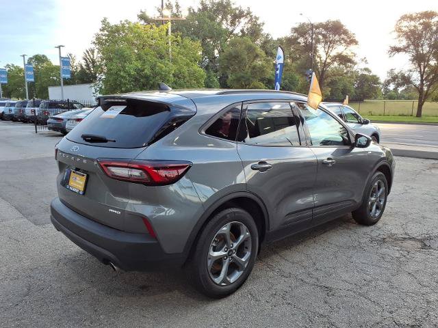 Certified 2025 Ford Escape ST-Line Select AWD/4WD image 3
