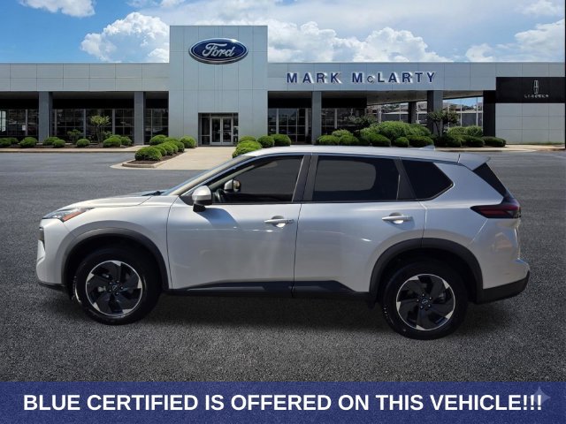 Used 2025 Nissan Rogue SV AWD/4WD image 2