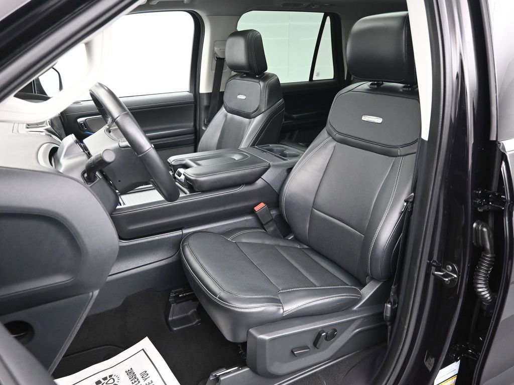 Certified 2025 Ford Expedition Max Platinum image 9