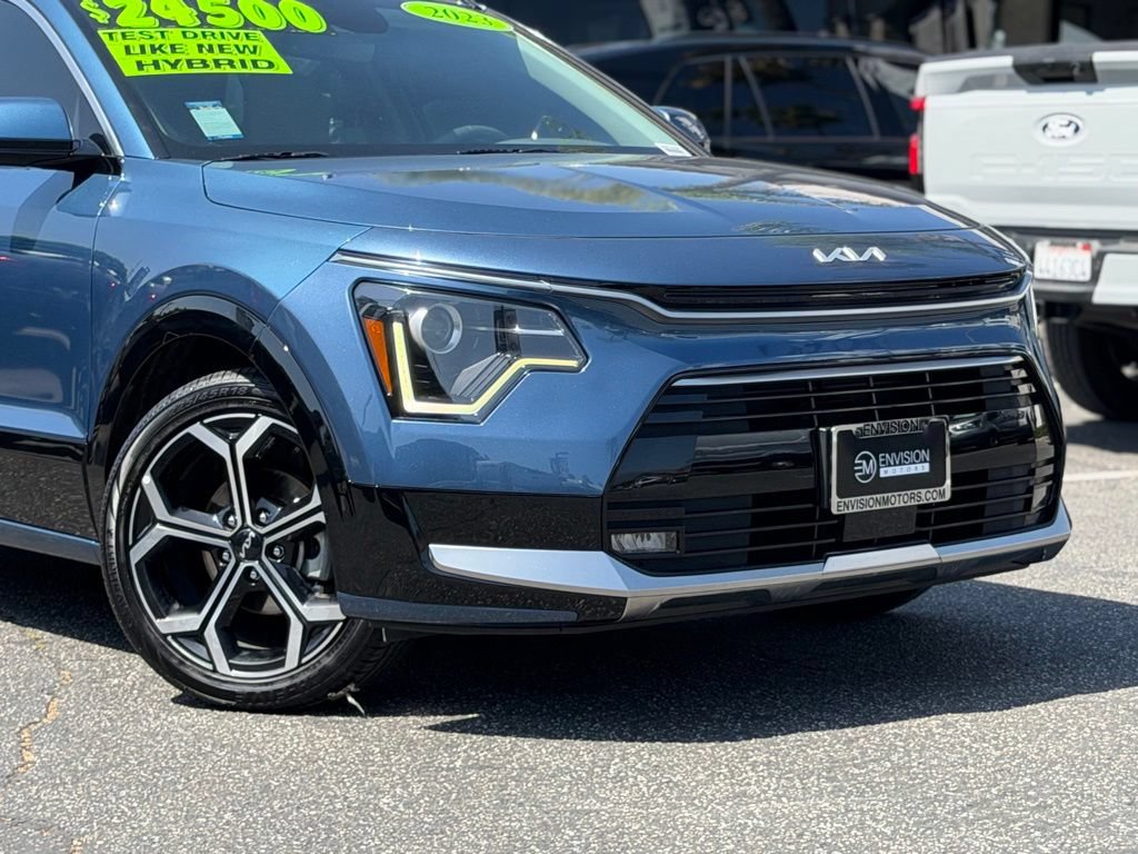 Used 2023 Kia Niro EX Touring FWD image 4