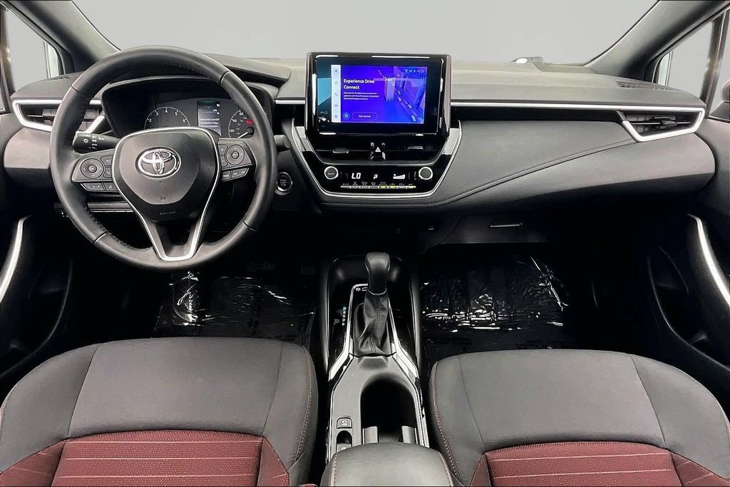Used 2025 Toyota Corolla SE FWD image 16