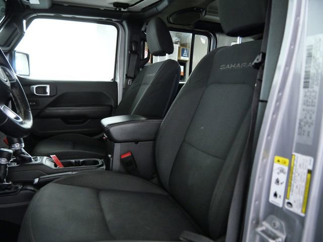 Used 2018 Jeep Wrangler Unlimited Sahara AWD/4WD image 16