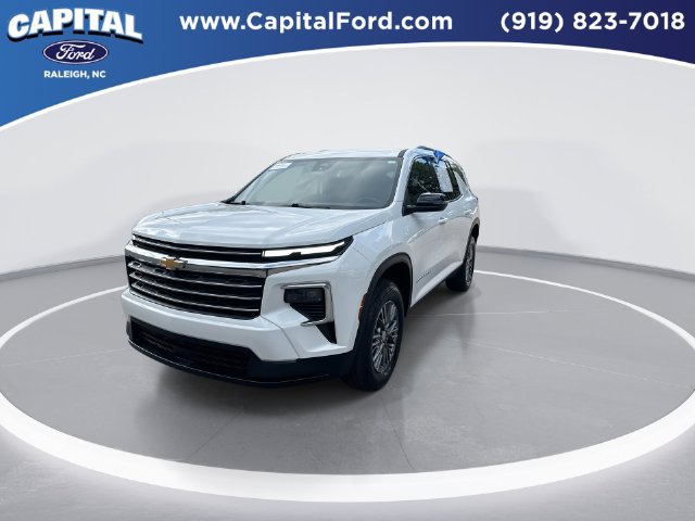 Used 2026 Chevrolet Traverse LT FWD image 4