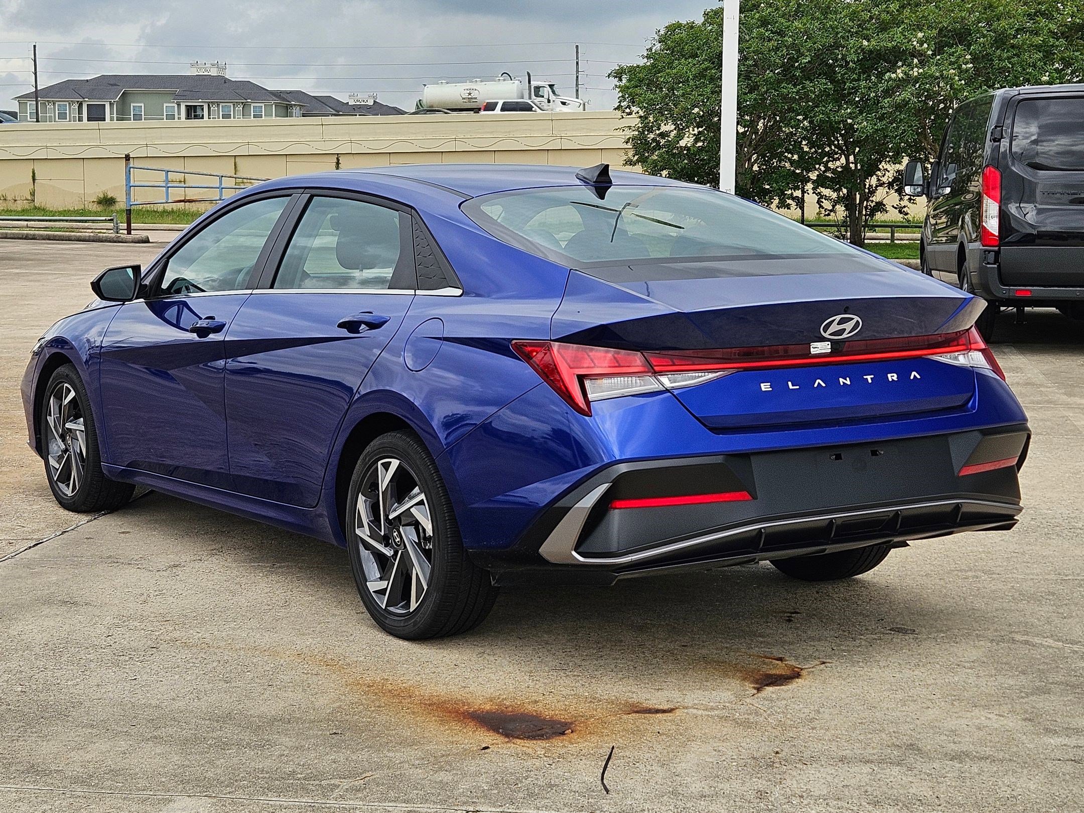 Used 2025 Hyundai Elantra SEL FWD image 7