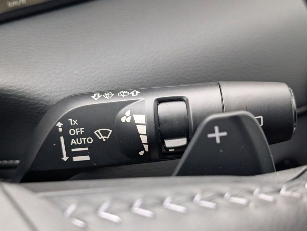 Used 2025 Nissan Armada Platinum image 31