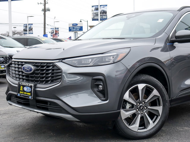 Certified 2025 Ford Escape Platinum image 2