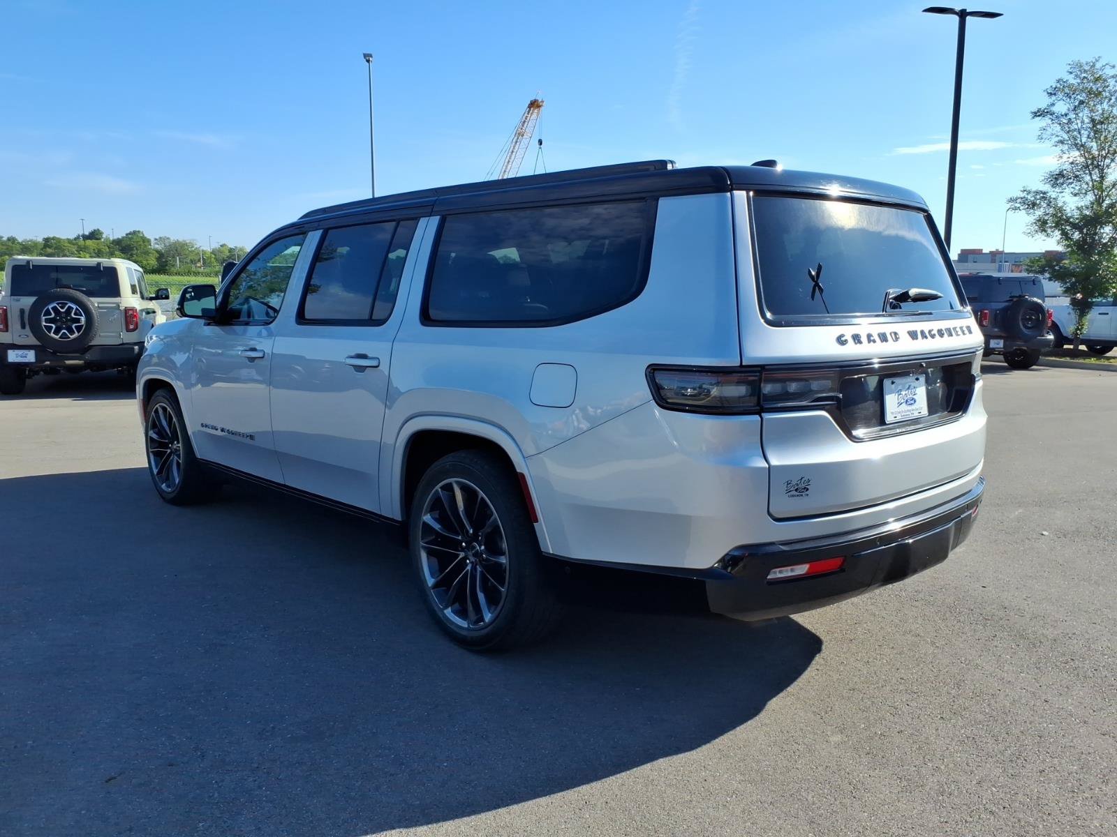 Used 2024 Jeep Grand Wagoneer L Series III w/ Quick Order Packagew 28T AWD/4WD image 5