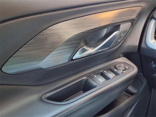 Used 2023 GMC Terrain SLE image 23