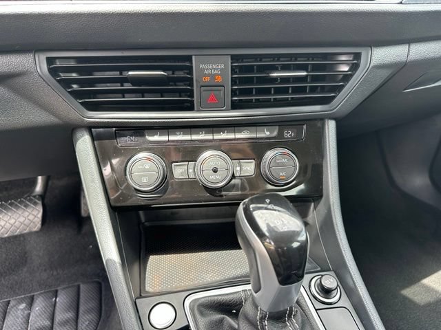 Used 2024 Volkswagen Jetta SE FWD image 20
