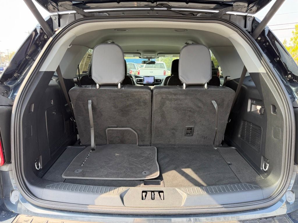 Certified 2023 Ford Explorer XLT w/ Equipment Group 202A RWD image 42