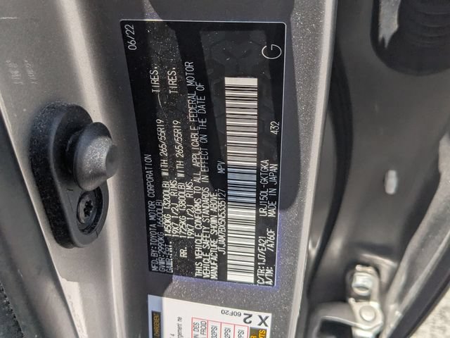 Used 2022 Lexus GX 460 Premium w/ Accessory Package AWD/4WD image 31