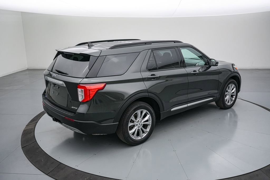 Certified 2024 Ford Explorer XLT w/ Equipment Group 202A AWD/4WD image 5