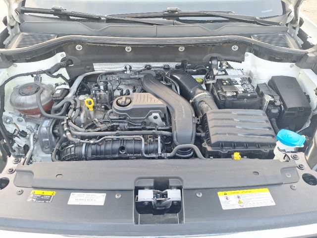 Used 2024 Volkswagen Taos SE AWD/4WD image 9