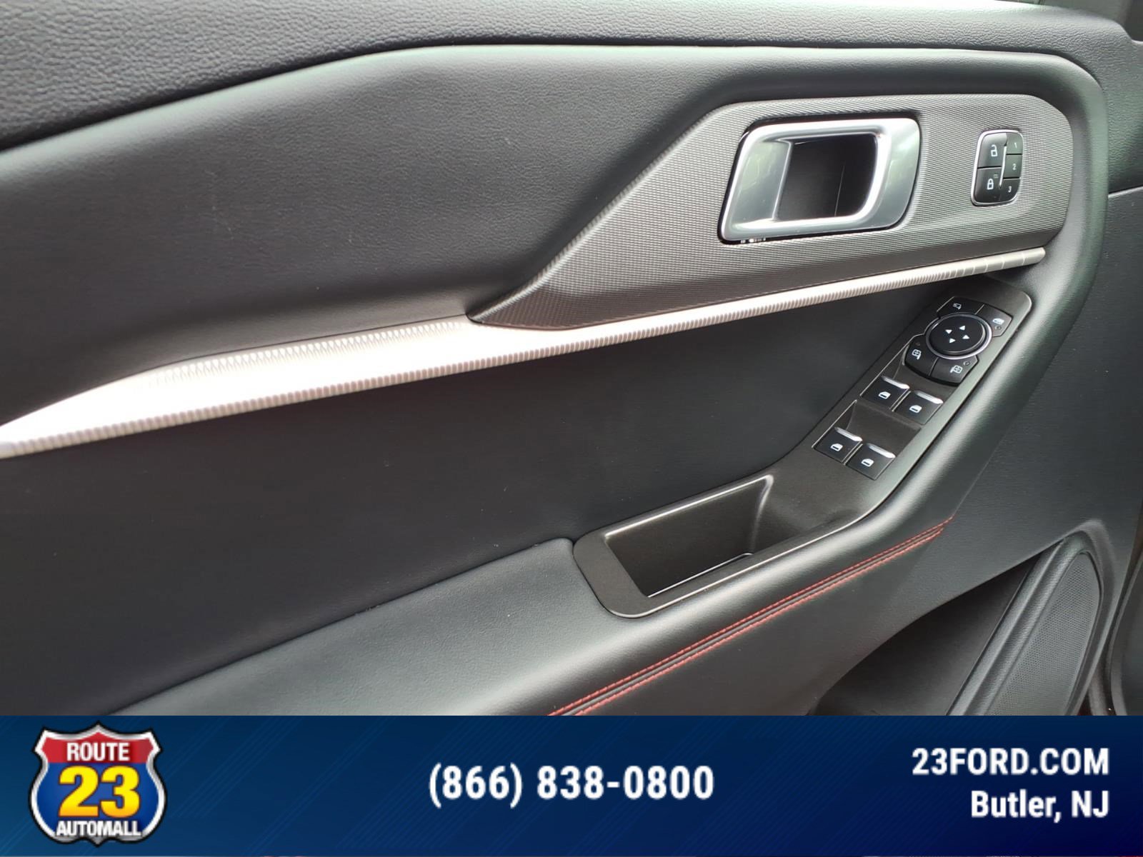 Certified 2025 Ford Explorer ST-Line w/ Premium Package AWD/4WD image 11