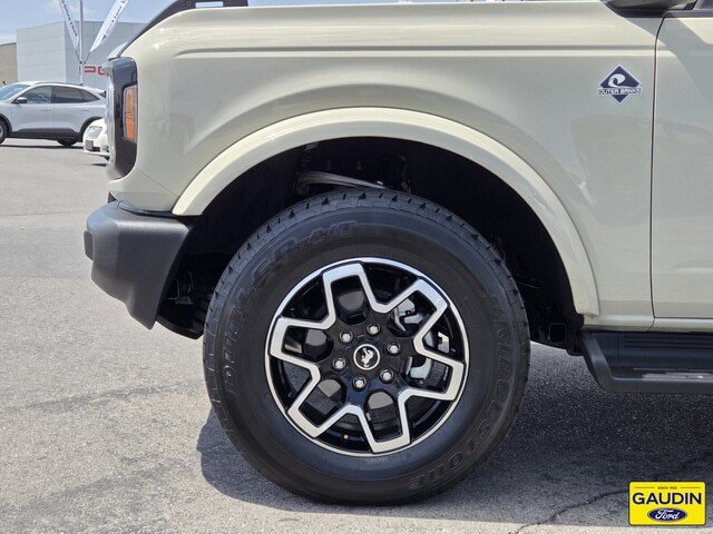 Certified 2025 Ford Bronco Outer Banks AWD/4WD image 10