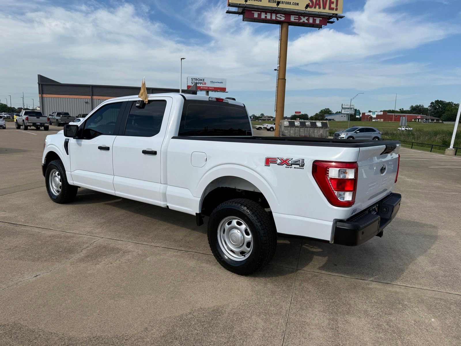 Certified 2022 Ford F150 XL w/ Trailer Tow Package AWD/4WD image 8