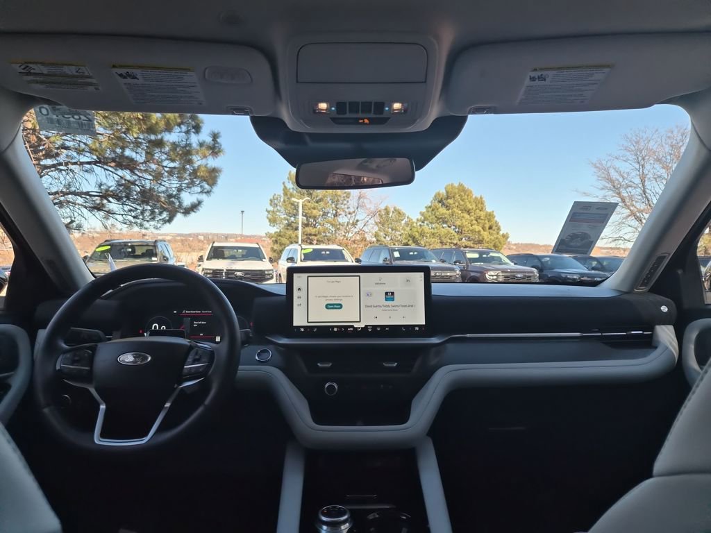 Certified 2025 Ford Explorer Platinum w/ LUX Leather Package image 18