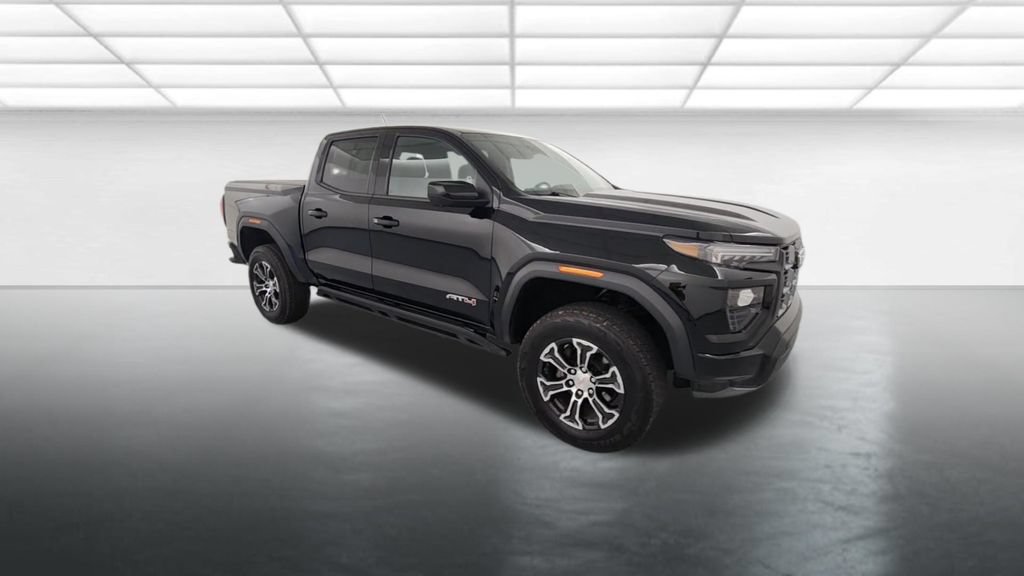 Used 2024 GMC Canyon AT4 w/ AT4 Premium Package AWD/4WD image 9