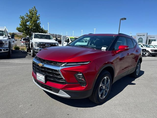 Used 2026 Chevrolet Blazer LT FWD image 2