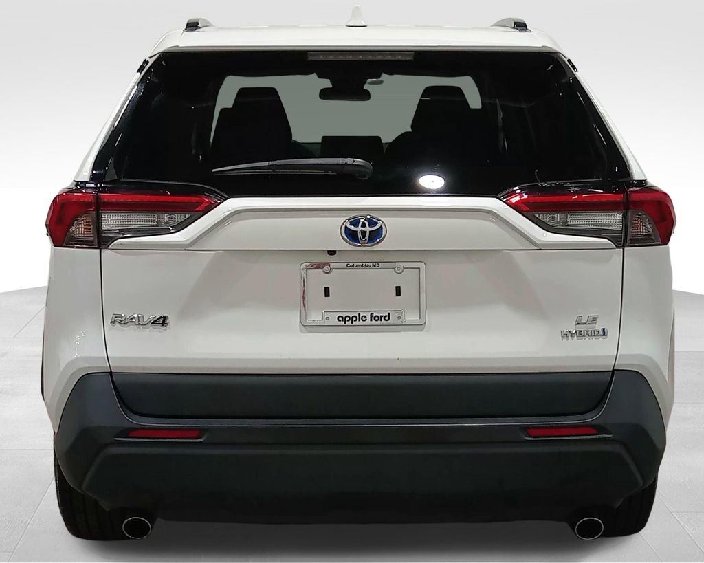 Used 2022 Toyota RAV4 LE AWD/4WD image 4