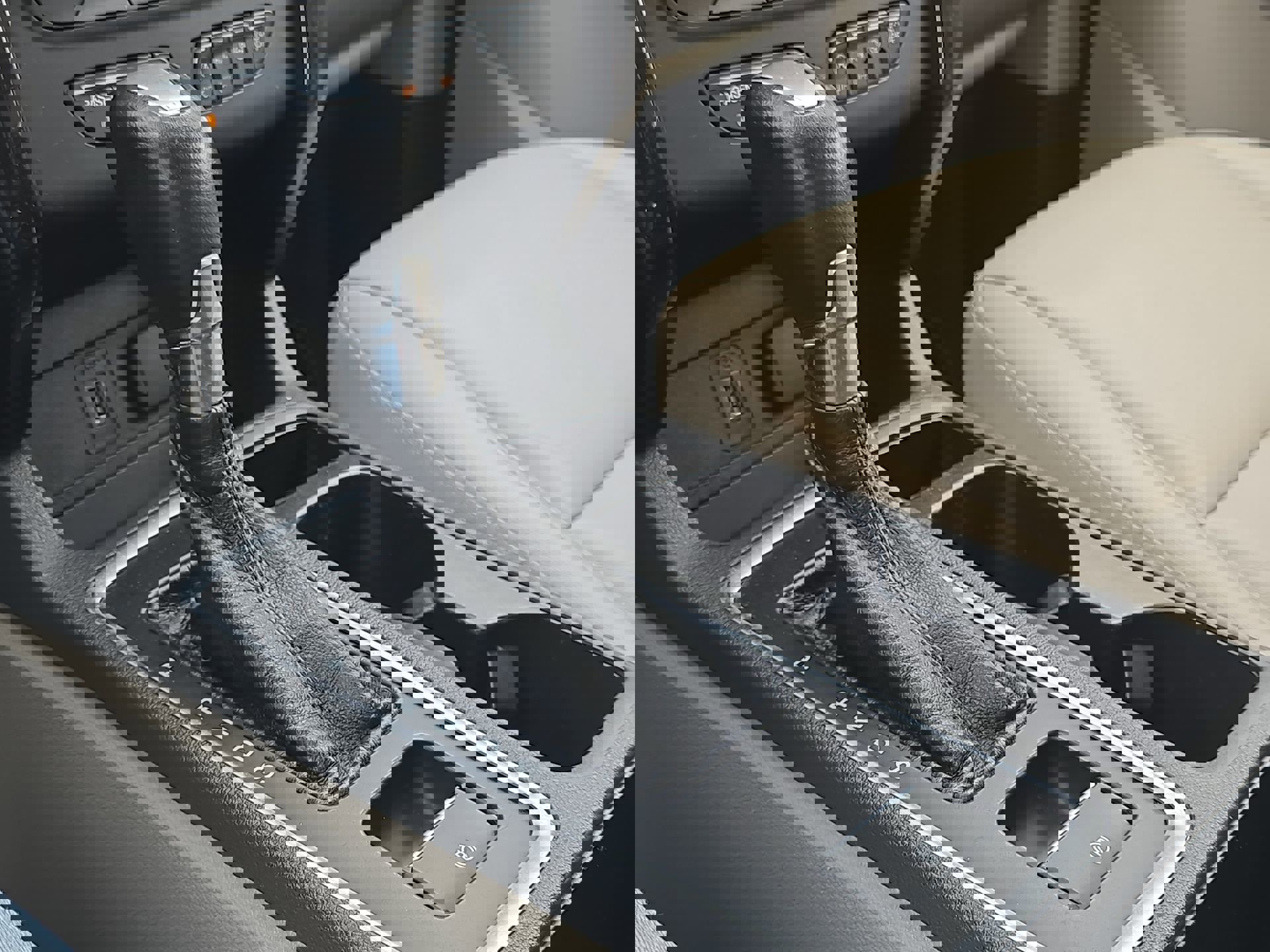 Certified 2017 Ford Escape Titanium w/ Equipment Group 301A image 20