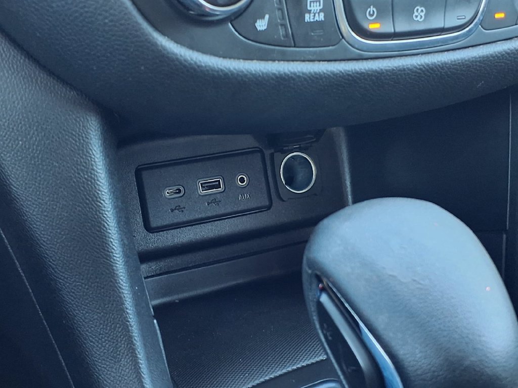 Used 2023 Chevrolet Equinox LT FWD image 24