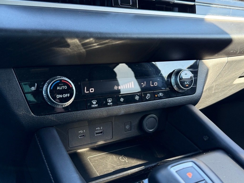 Used 2024 Mitsubishi Outlander SE Black Edition image 19