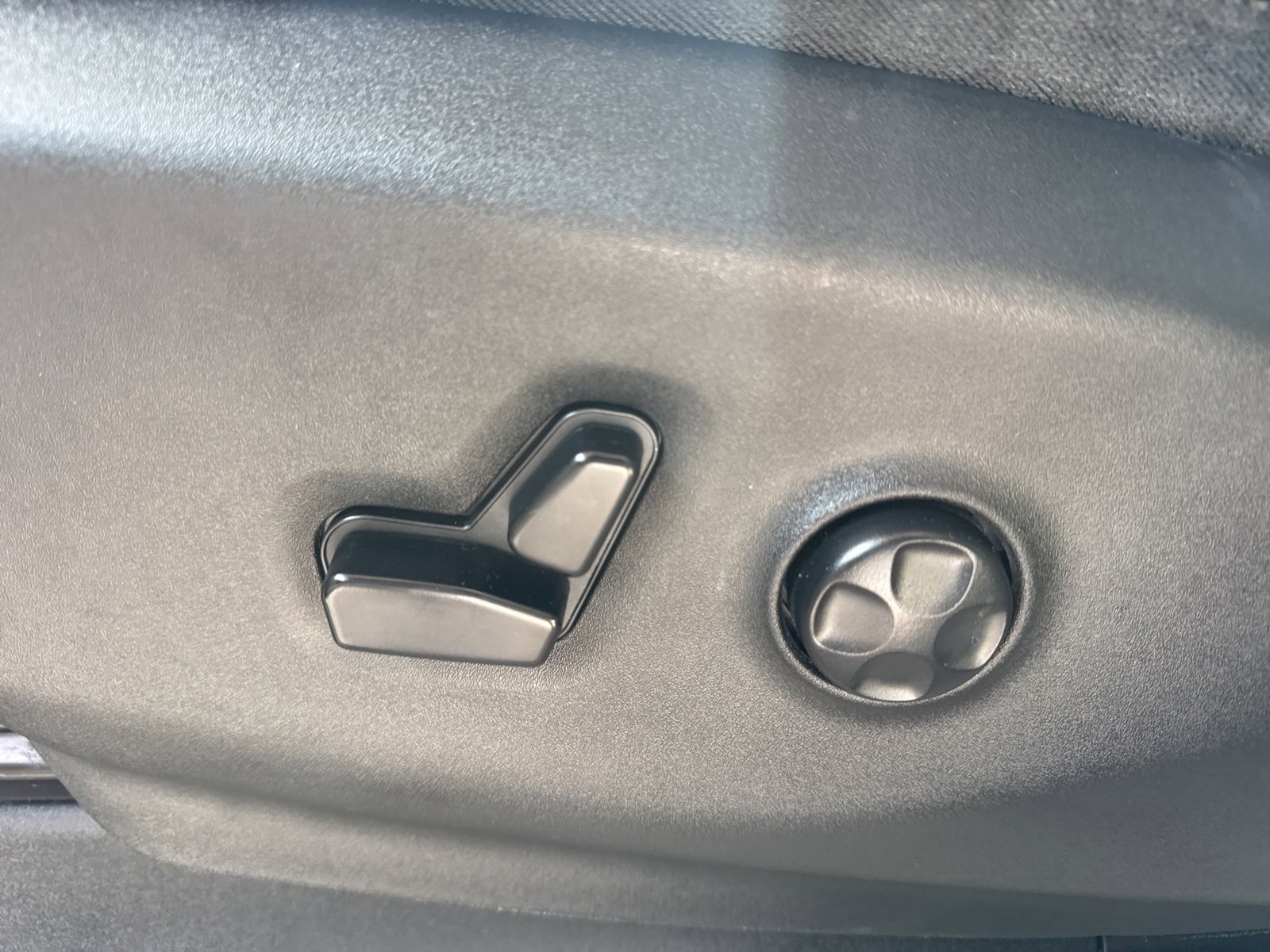 Used 2018 Chrysler Pacifica Touring-L Plus w/ Advanced Safetytec Group image 21