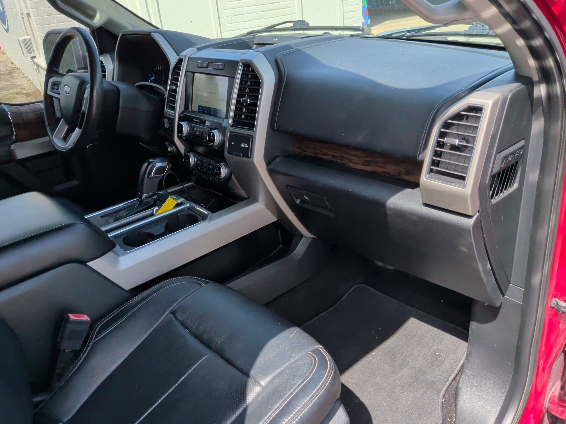 Certified 2019 Ford F150 Lariat w/ Equipment Group 502A Luxury AWD/4WD image 18