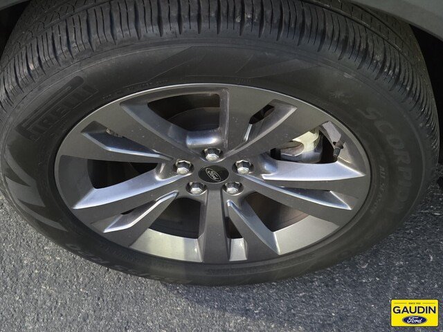 Certified 2023 Ford Explorer XLT w/ Equipment Group 202A RWD image 5