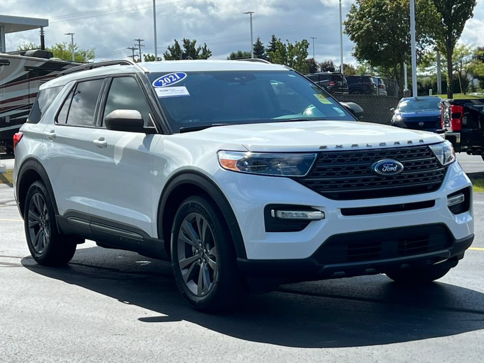 Certified 2021 Ford Explorer XLT w/ Equipment Group 202A AWD/4WD image 40