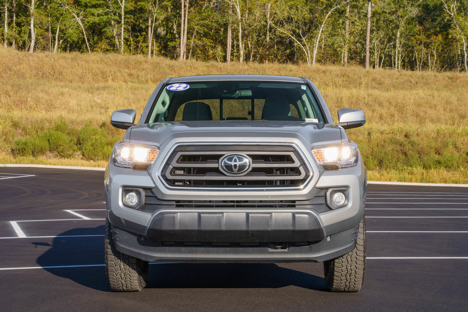 Used 2022 Toyota Tacoma SR5 RWD image 2