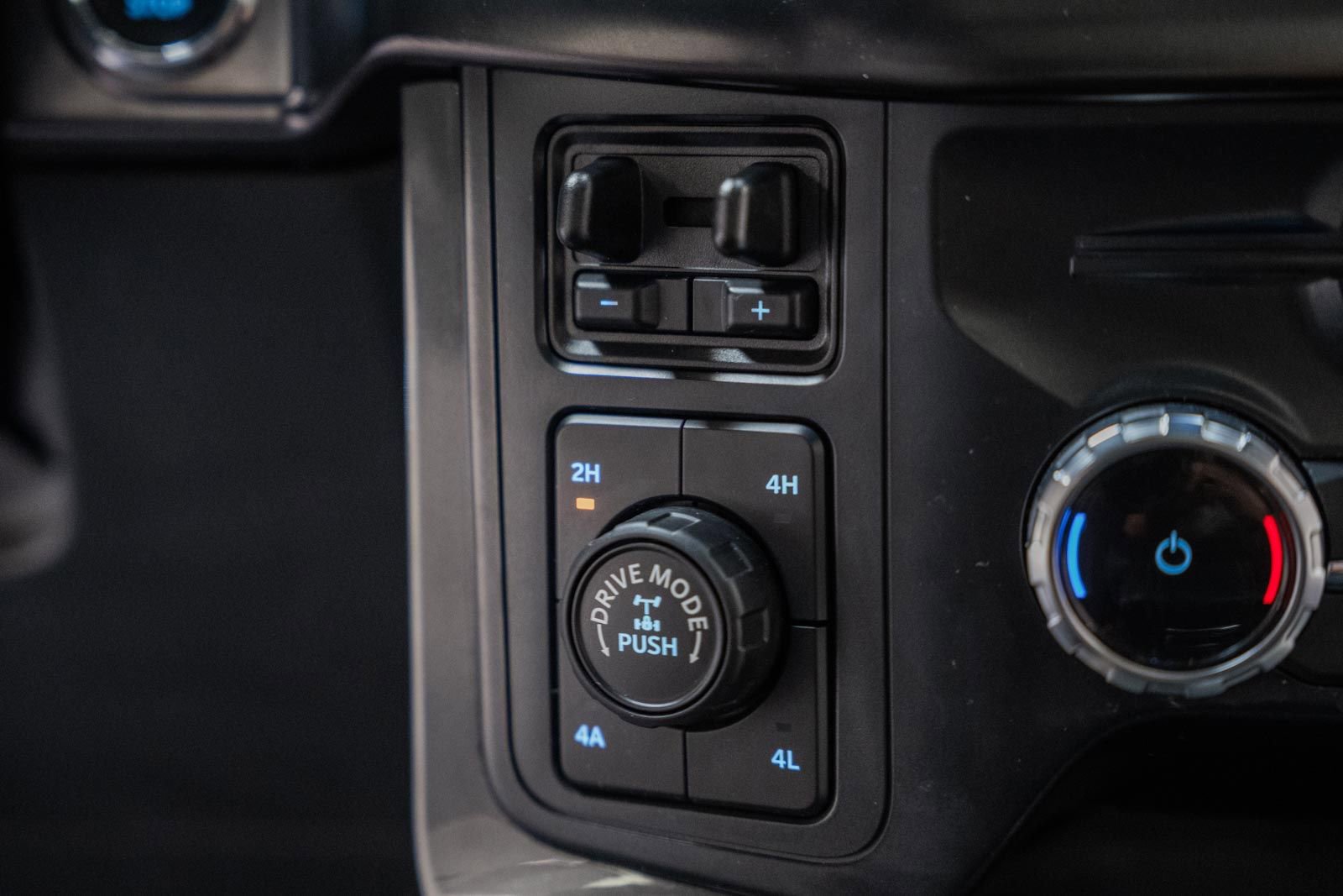 Certified 2022 Ford F150 Lariat w/ Equipment Group 502A High image 33