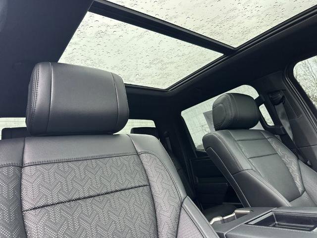 Used 2025 Toyota Tundra Limited AWD/4WD image 15