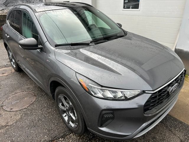 Certified 2024 Ford Escape ST-Line w/ Tech Pack #1 AWD/4WD image 7